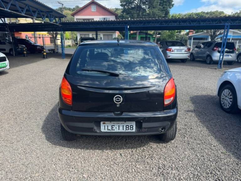 CHEVROLET - CELTA - 2002/2003 - Preta - R$ 13.900,00