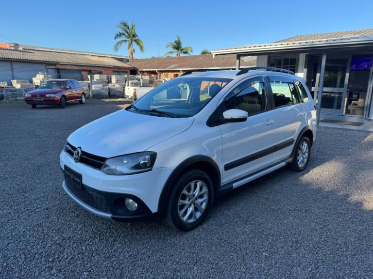 VOLKSWAGEN - SPACE CROSS - 2012/2013 - Branca - R$ 44.900,00