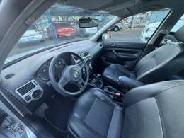 VOLKSWAGEN - BORA - 2010/2011 - Prata - R$ 48.900,00