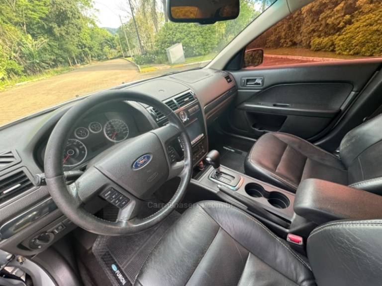 FORD - FUSION - 2006/2006 - Prata - R$ 28.900,00