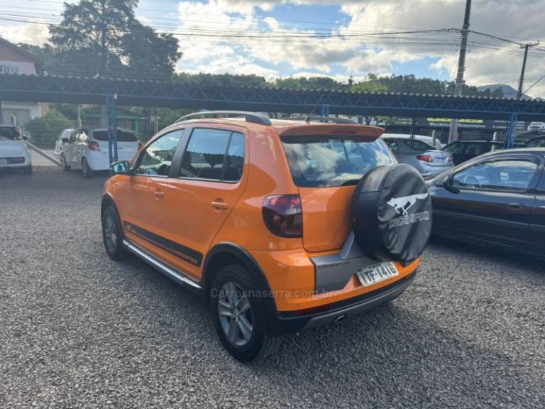 VOLKSWAGEN - CROSSFOX - 2012/2012 - Laranja - R$ 44.900,00