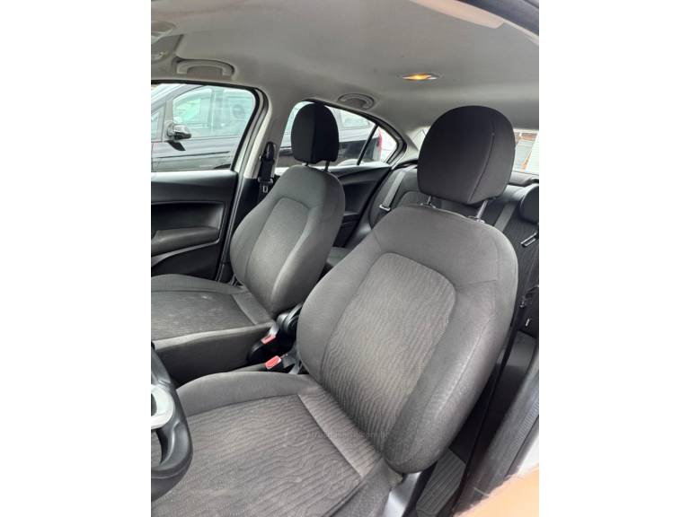 FIAT - CRONOS - 2018/2019 - Branca - R$ 64.900,00