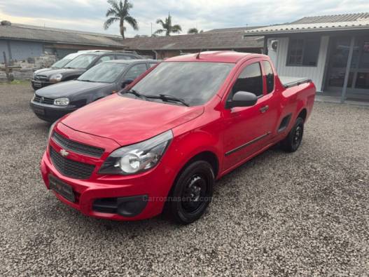 CHEVROLET - MONTANA - 2012/2013 - Vermelha - R$ 45.900,00