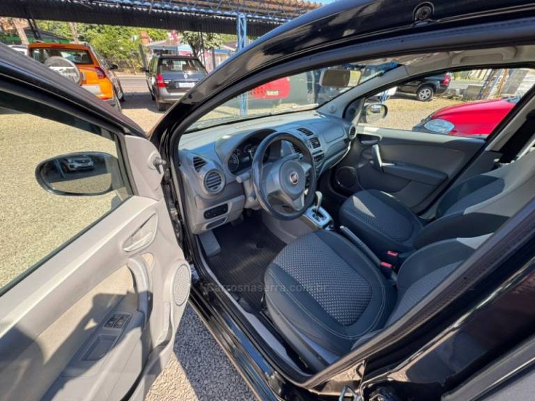 FIAT - SIENA - 2012/2013 - Preta - R$ 38.900,00