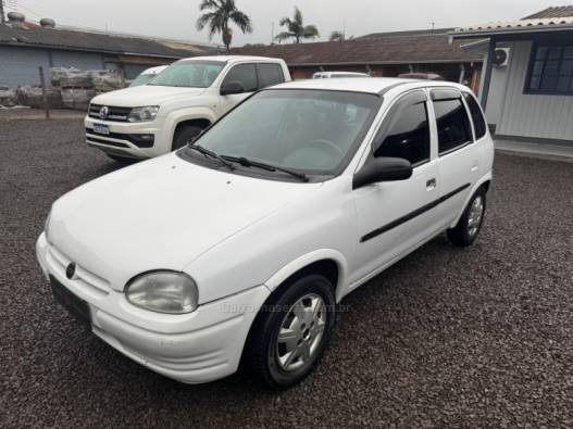 CHEVROLET - CORSA - 1996/1997 - Branca - R$ 12.900,00