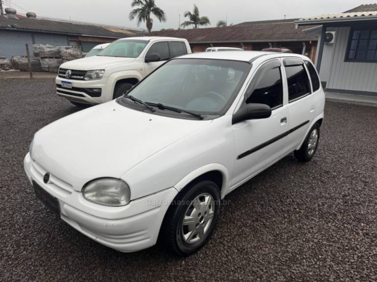CHEVROLET - CORSA - 1996/1997 - Branca - R$ 12.900,00