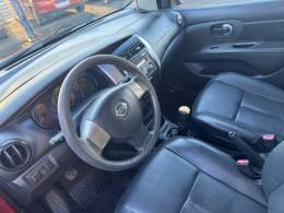 NISSAN - LIVINA - 2011/2012 - Vermelha - R$ 34.900,00