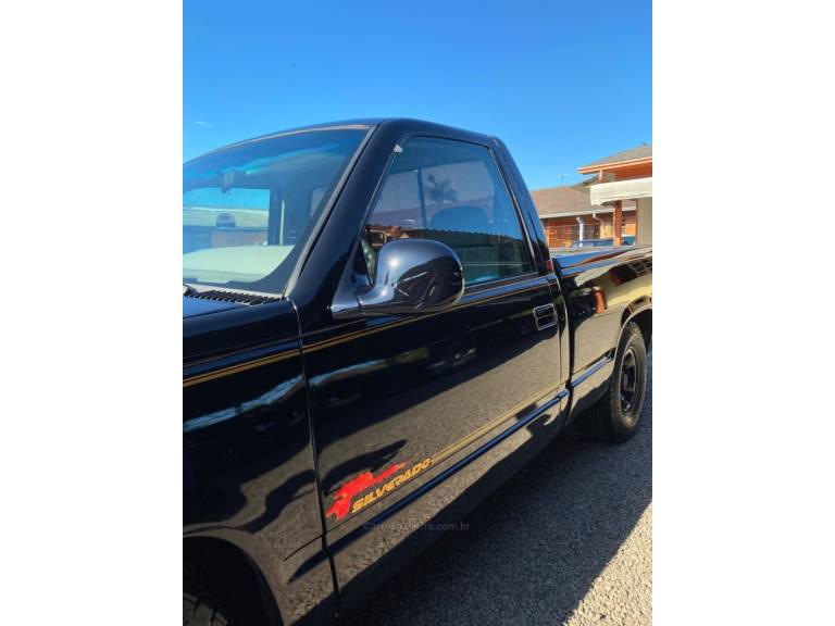 CHEVROLET - SILVERADO - 1998/1998 - Preta - R$ 65.900,00