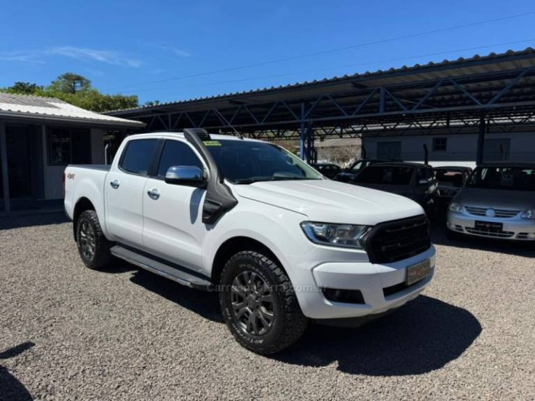 FORD - RANGER - 2018/2019 - Branca - R$ 156.900,00