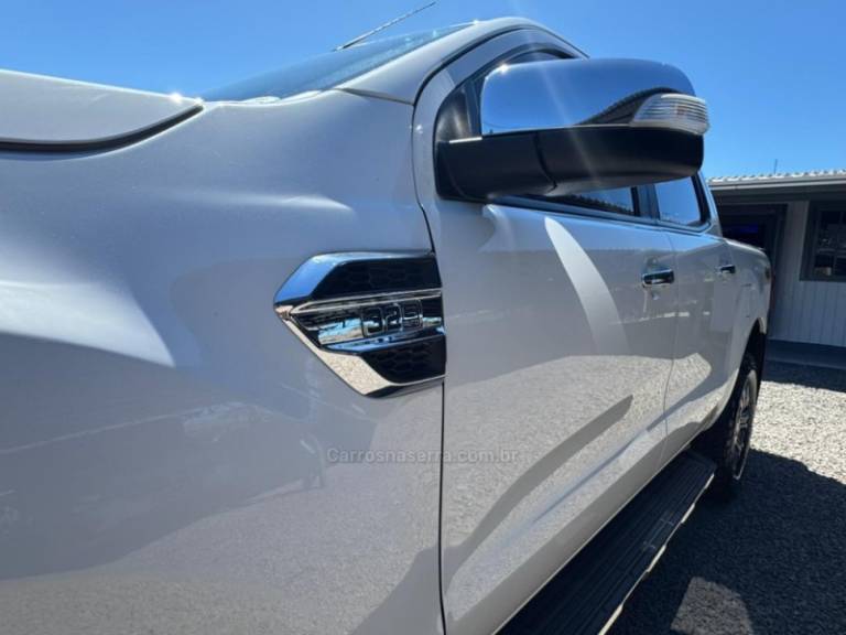 FORD - RANGER - 2018/2019 - Branca - R$ 156.900,00