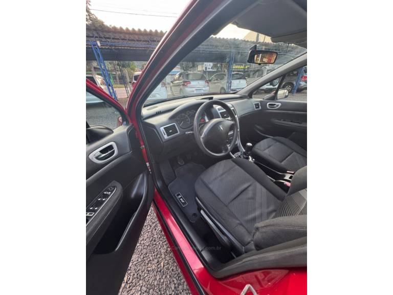 PEUGEOT - 307 - 2008/2009 - Vermelha - R$ 27.900,00