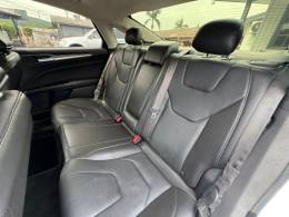 FORD - FUSION - 2015/2016 - Branca - R$ 88.900,00