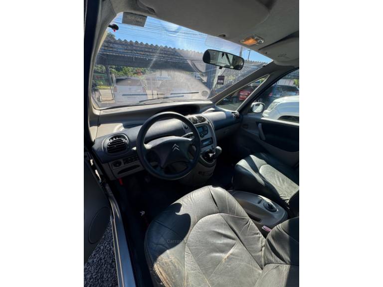 CITROËN - XSARA PICASSO - 2003/2004 - Prata - R$ 12.900,00