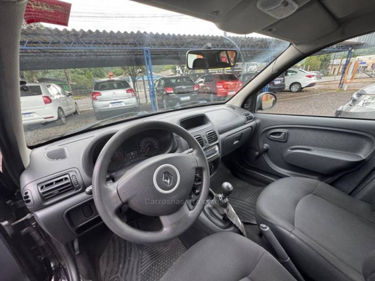 RENAULT - CLIO - 2015/2015 - Preta - R$ 28.900,00