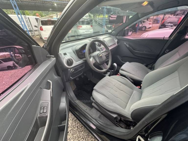 CHEVROLET - MONTANA - 2012/2013 - Preta - R$ 45.900,00