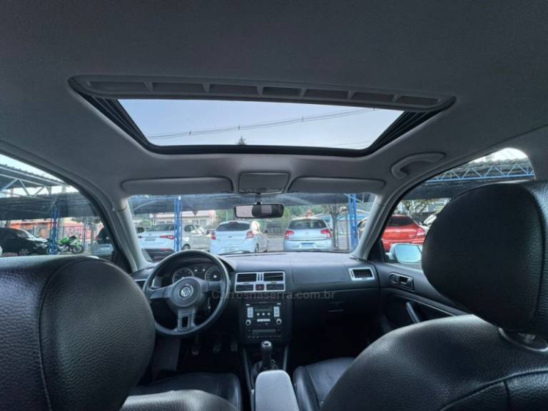 VOLKSWAGEN - BORA - 2010/2011 - Prata - R$ 48.900,00