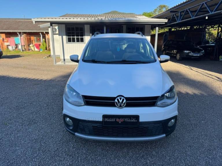 VOLKSWAGEN - SPACE CROSS - 2012/2013 - Branca - R$ 44.900,00