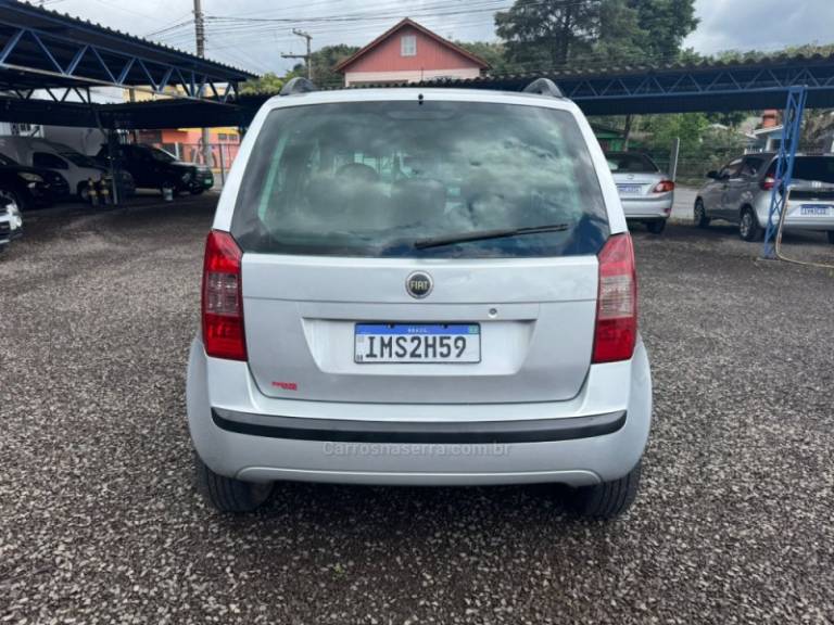 FIAT - IDEA - 2005/2006 - Branca - R$ 25.900,00