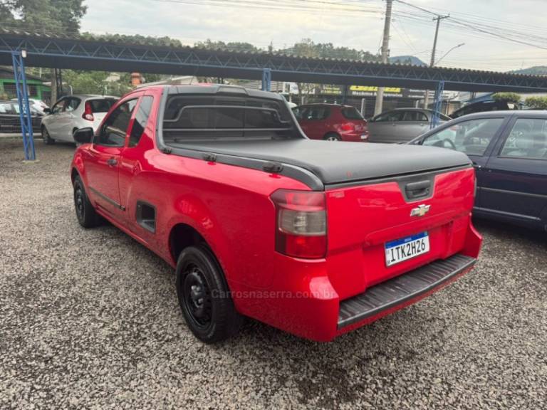CHEVROLET - MONTANA - 2012/2013 - Vermelha - R$ 45.900,00