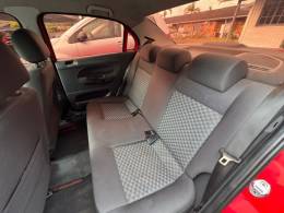 VOLKSWAGEN - VOYAGE - 2014/2015 - Vermelha - R$ 45.900,00