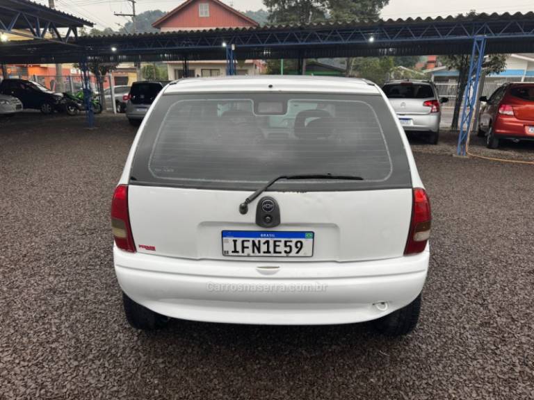 CHEVROLET - CORSA - 1996/1997 - Branca - R$ 12.900,00
