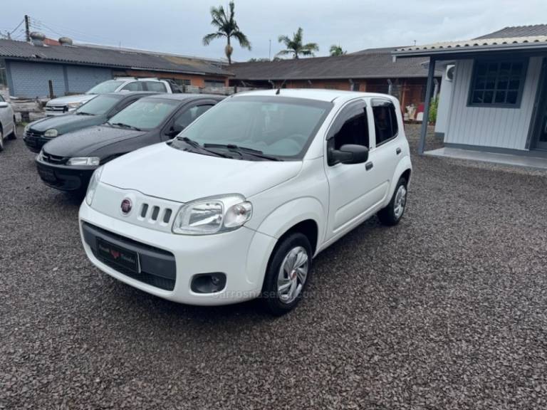 FIAT - UNO - 2014/2014 - Branca - R$ 34.900,00