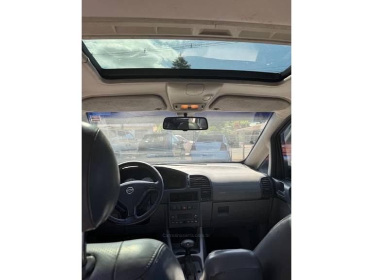 CHEVROLET - ZAFIRA - 2007/2007 - Prata - R$ 15.900,00