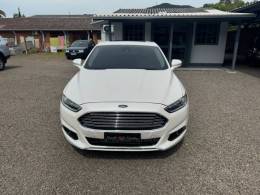 FORD - FUSION - 2015/2016 - Branca - R$ 88.900,00