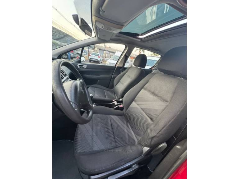 PEUGEOT - 307 - 2008/2009 - Vermelha - R$ 27.900,00
