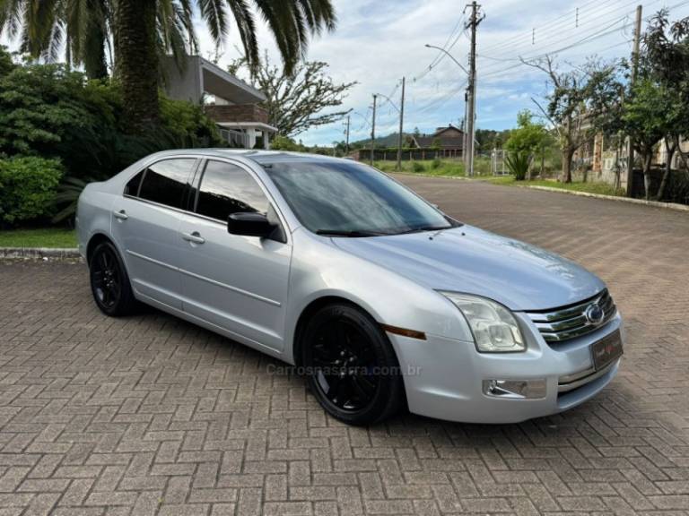 FORD - FUSION - 2006/2006 - Prata - R$ 28.900,00