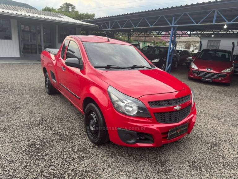 CHEVROLET - MONTANA - 2012/2013 - Vermelha - R$ 45.900,00