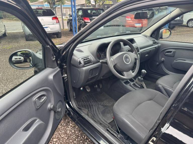 RENAULT - CLIO - 2015/2015 - Preta - R$ 28.900,00