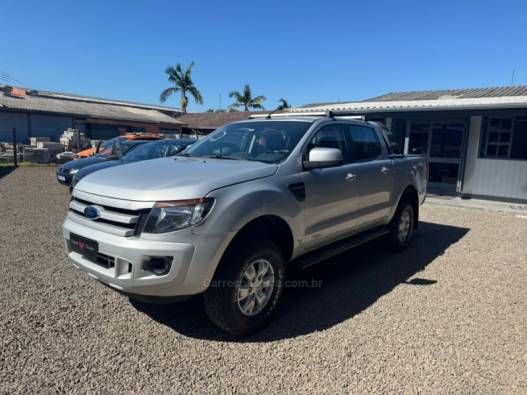 FORD - RANGER - 2014/2015 - Prata - R$ 88.900,00