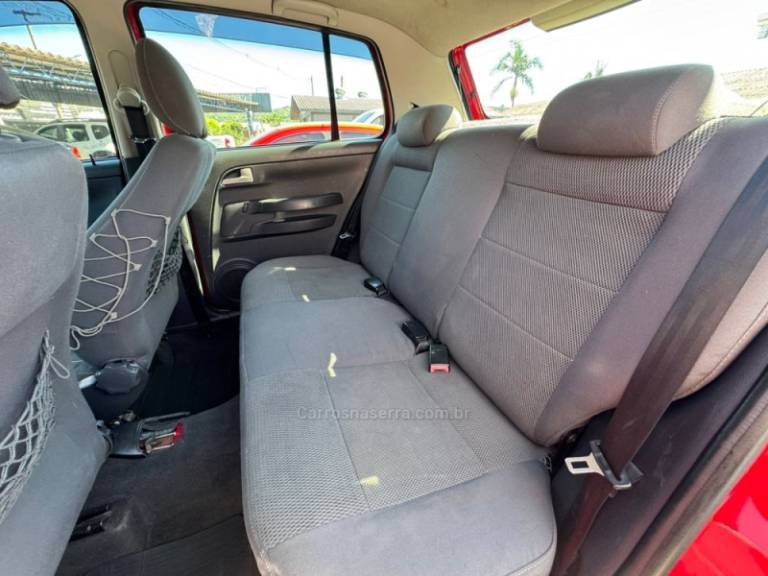 VOLKSWAGEN - CROSSFOX - 2007/2008 - Vermelha - R$ 34.900,00