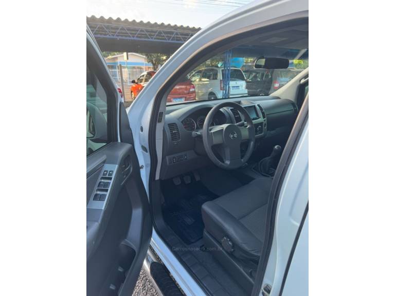 NISSAN - FRONTIER - 2015/2015 - Branca - R$ 104.900,00