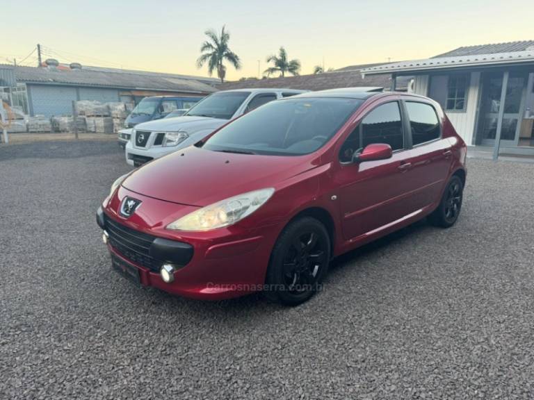 PEUGEOT - 307 - 2008/2009 - Vermelha - R$ 21.900,00
