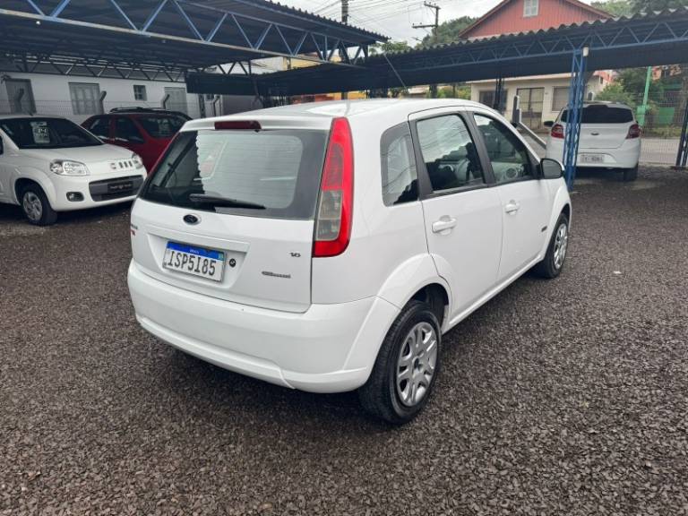 FORD - FIESTA - 2011/2012 - Branca - R$ 33.900,00