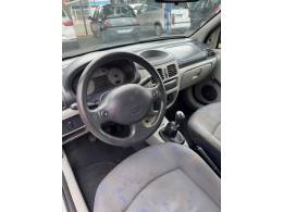 RENAULT - CLIO - 2005/2006 - Prata - R$ 14.900,00