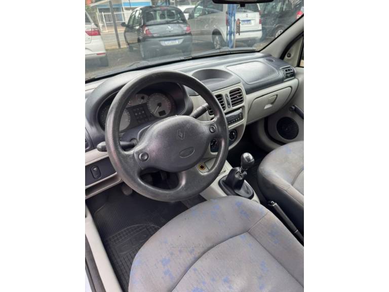RENAULT - CLIO - 2005/2006 - Prata - R$ 14.900,00