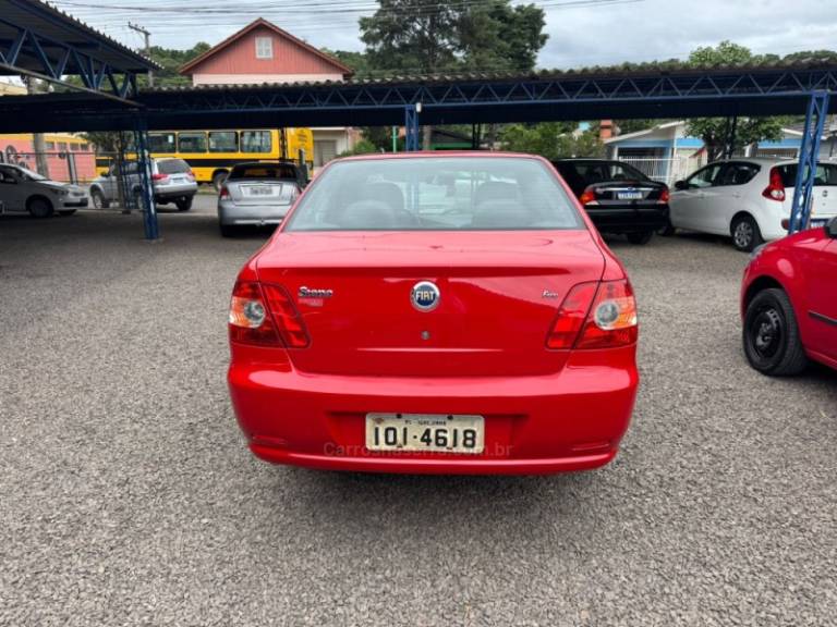 FIAT - SIENA - 2007/2008 - Vermelha - R$ 24.900,00