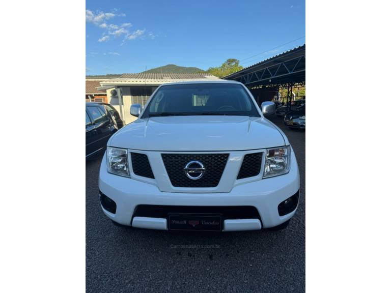 NISSAN - FRONTIER - 2015/2015 - Branca - R$ 104.900,00