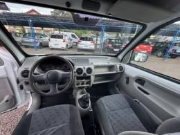 RENAULT - KANGOO - 2012/2013 - Branca - R$ 36.900,00