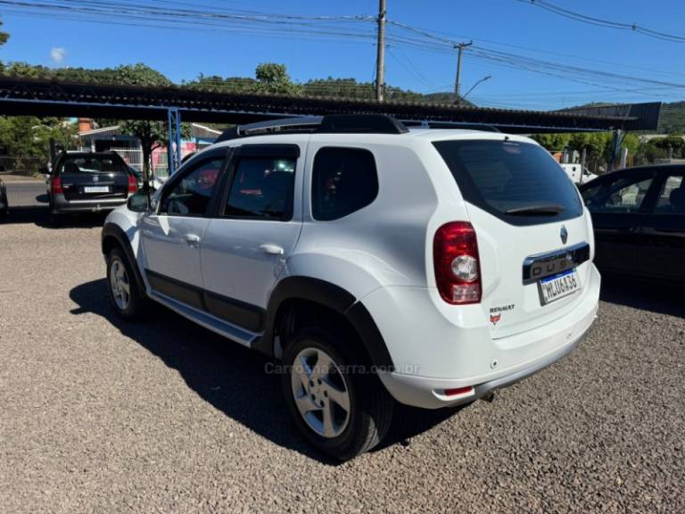 RENAULT - DUSTER - 2013/2014 - Branca - R$ 56.900,00