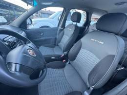 FIAT - PALIO - 2013/2014 - Preta - R$ 32.900,00