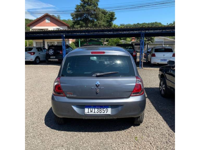 RENAULT - CLIO - 2015/2015 - Cinza - R$ 31.900,00