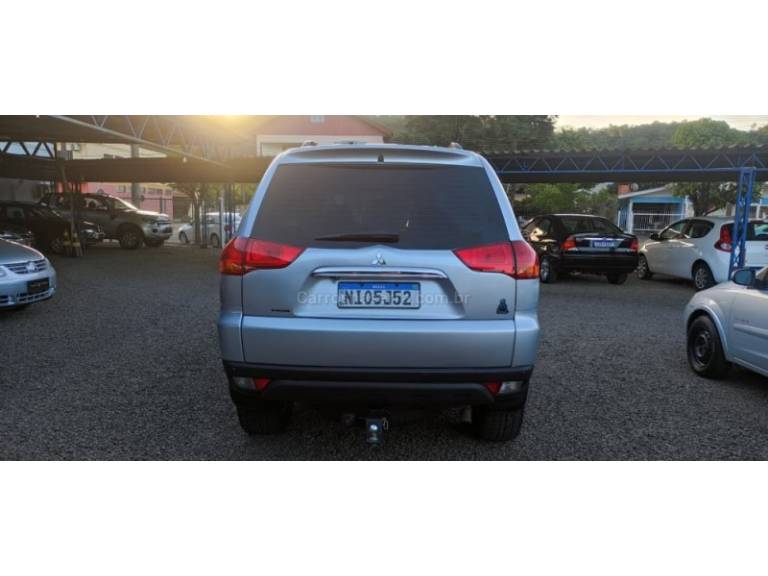 MITSUBISHI - PAJERO DAKAR - 2010/2011 - Prata - R$ 104.900,00